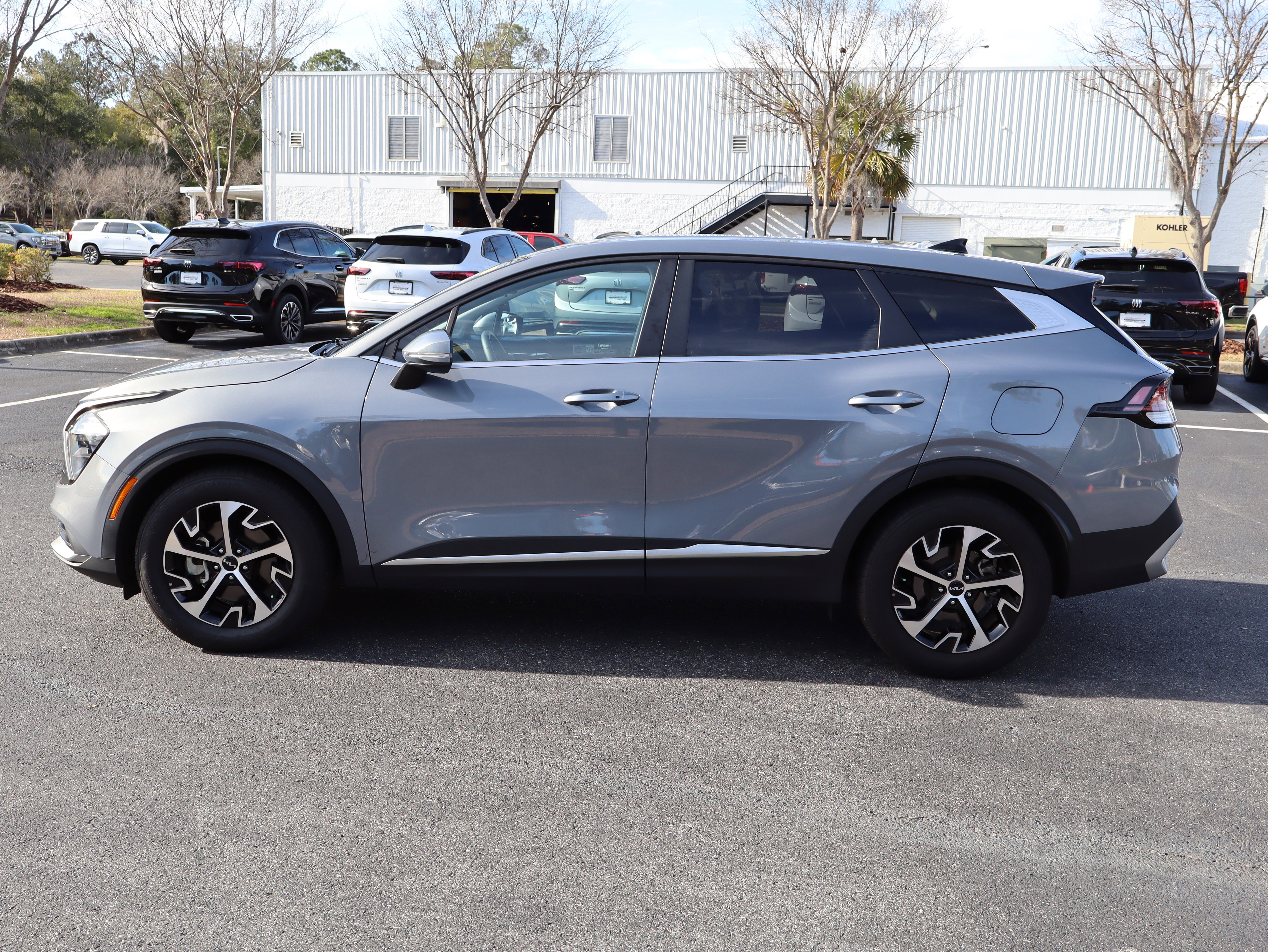 Used 2023 Kia Sportage EX image 6