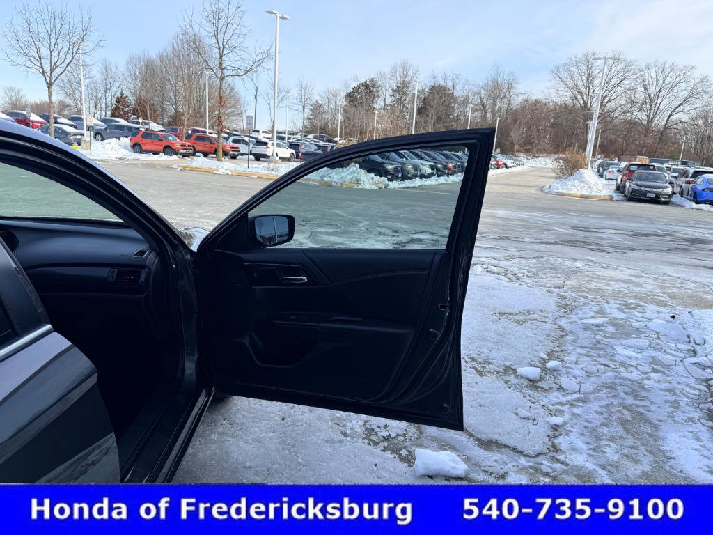 Used 2015 Honda Accord Sport image 21