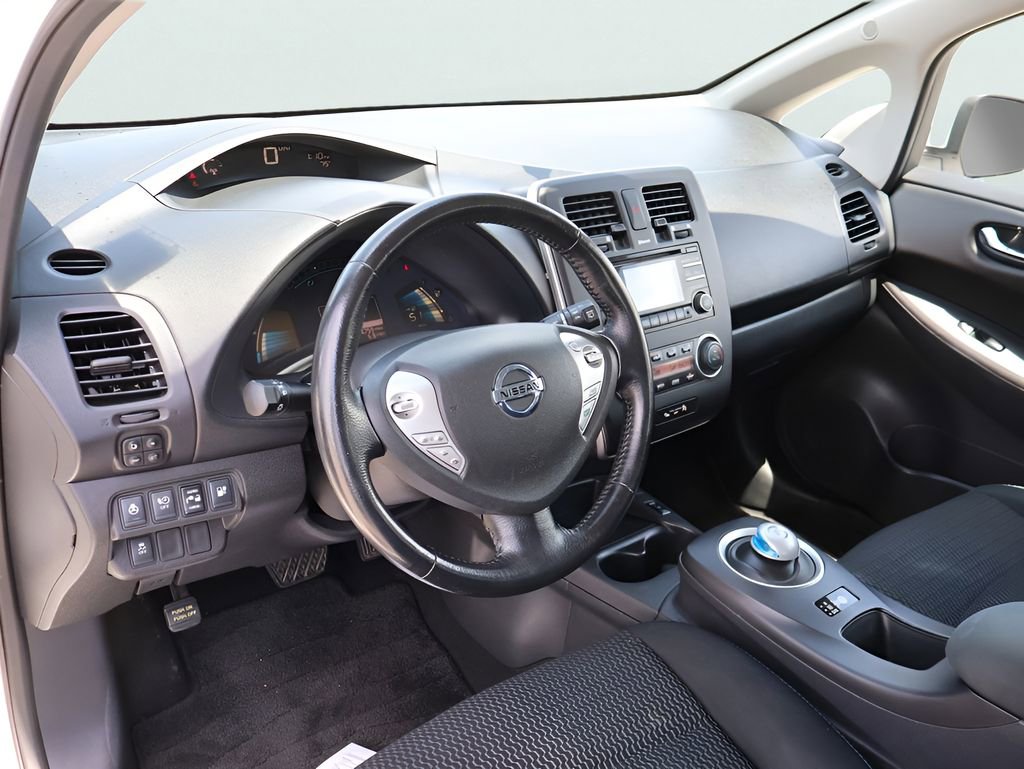 Used 2015 Nissan Leaf S FWD image 18