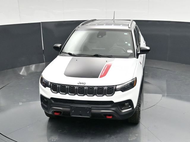 Used 2025 Jeep Compass Trailhawk AWD/4WD image 46