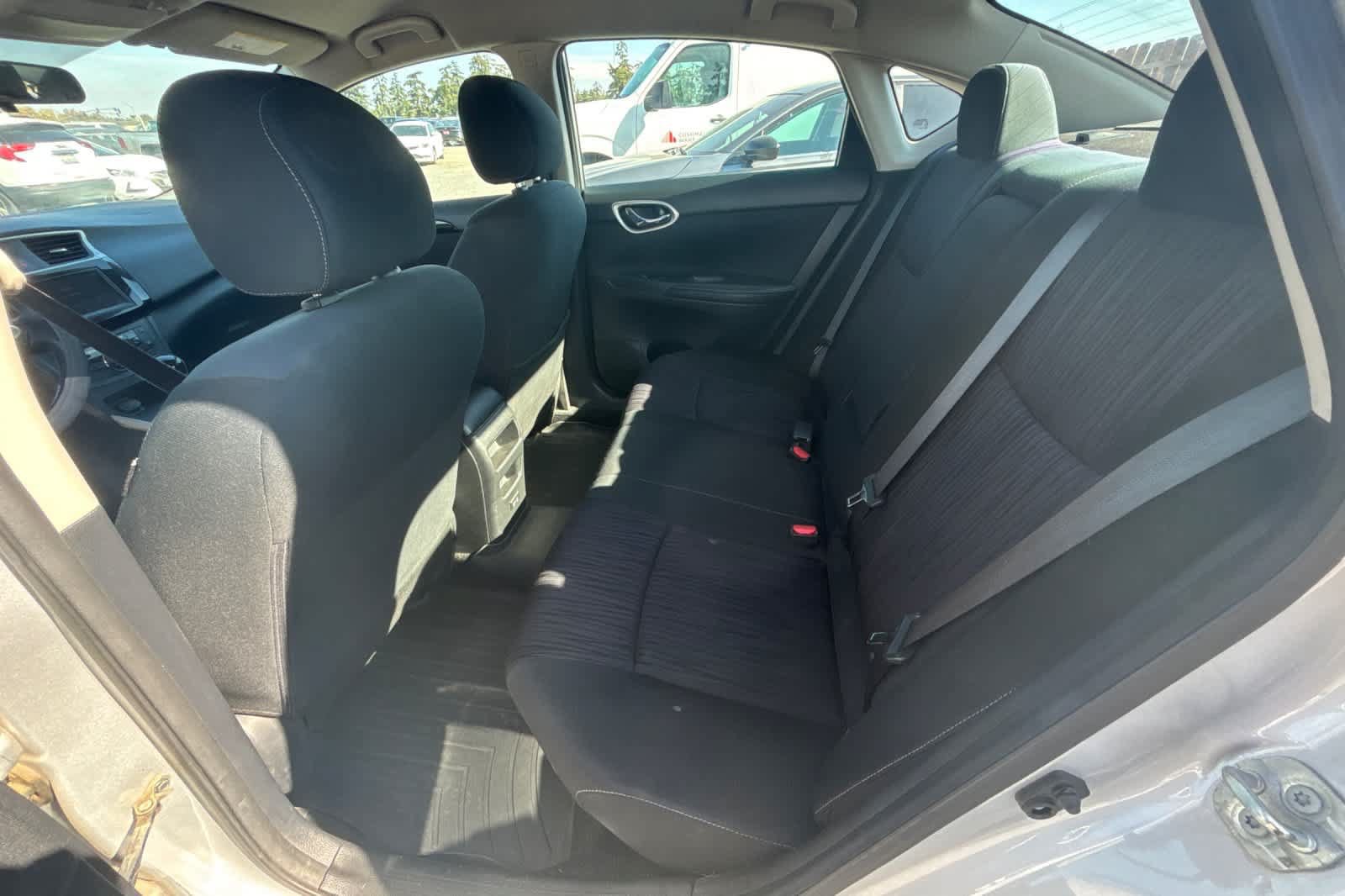 Used 2019 Nissan Sentra SV FWD image 4