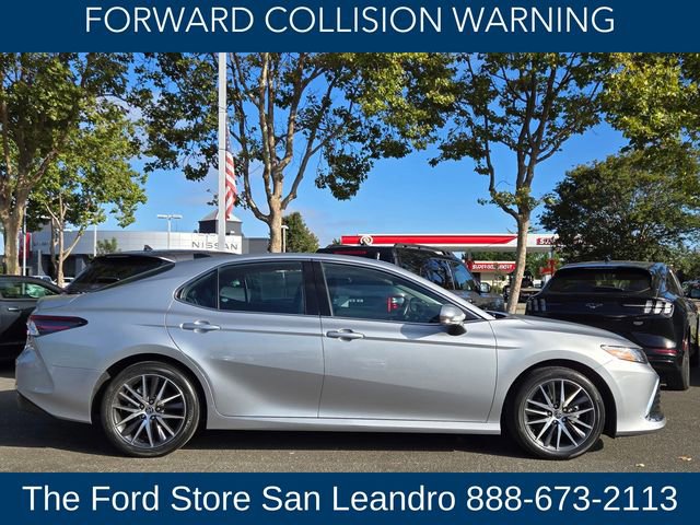 Used 2022 Toyota Camry XLE image 10