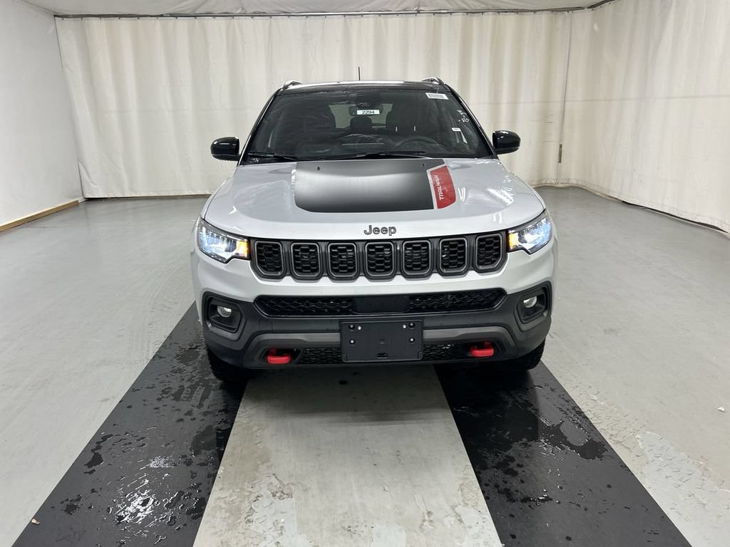 New 2026 Jeep Compass Trailhawk w/ Sun, Sound & Navigation Group AWD/4WD image 3