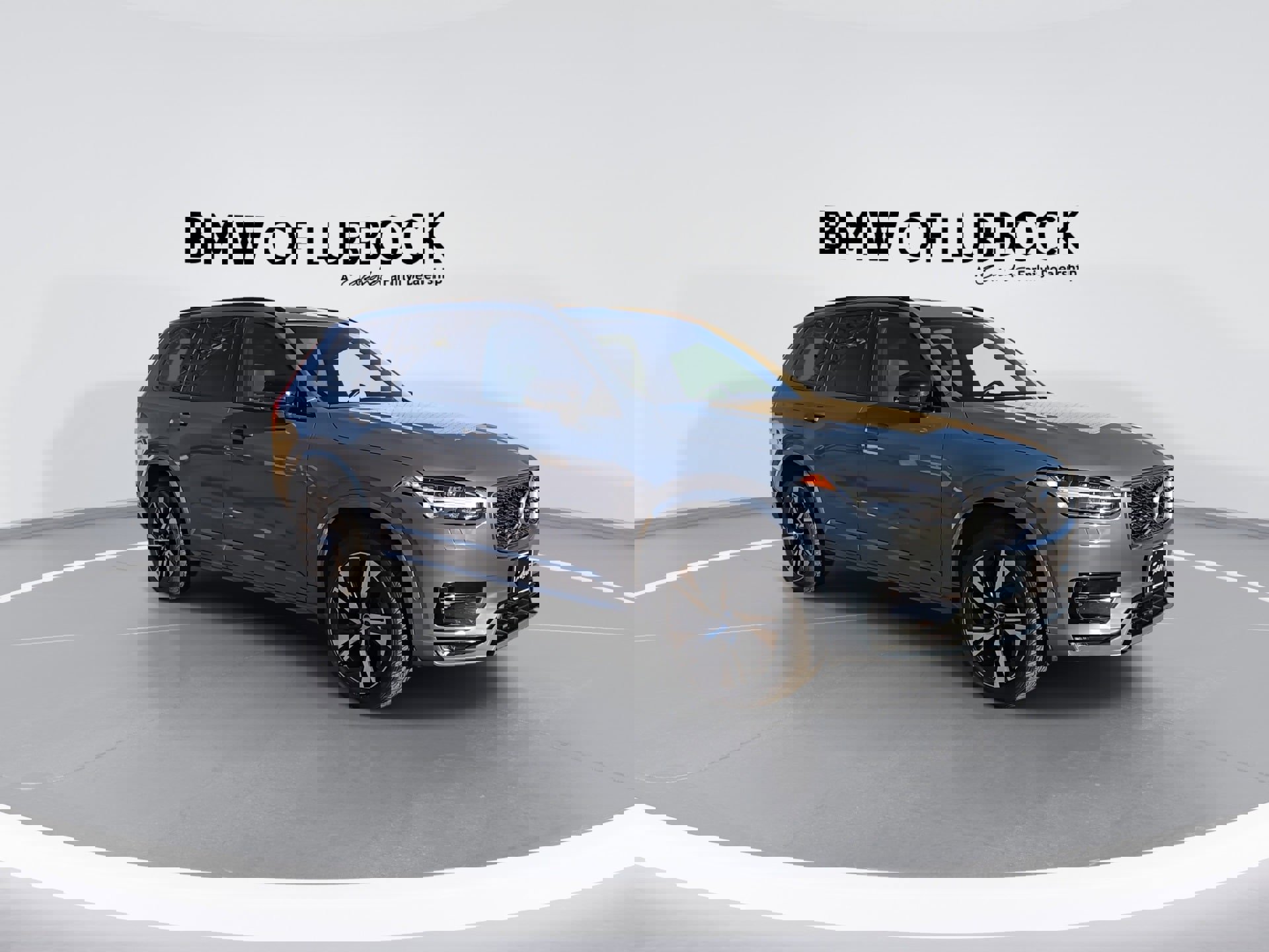 Used 2020 Volvo XC90 T6 R-Design image 2