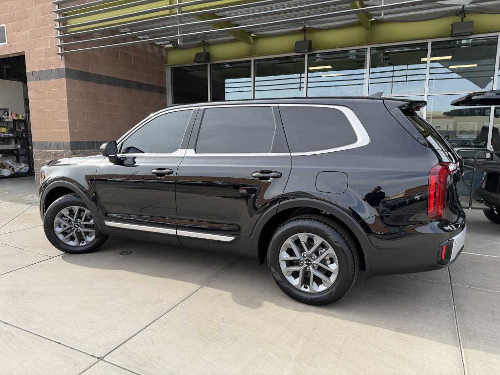 Used 2024 Kia Telluride LX image 5