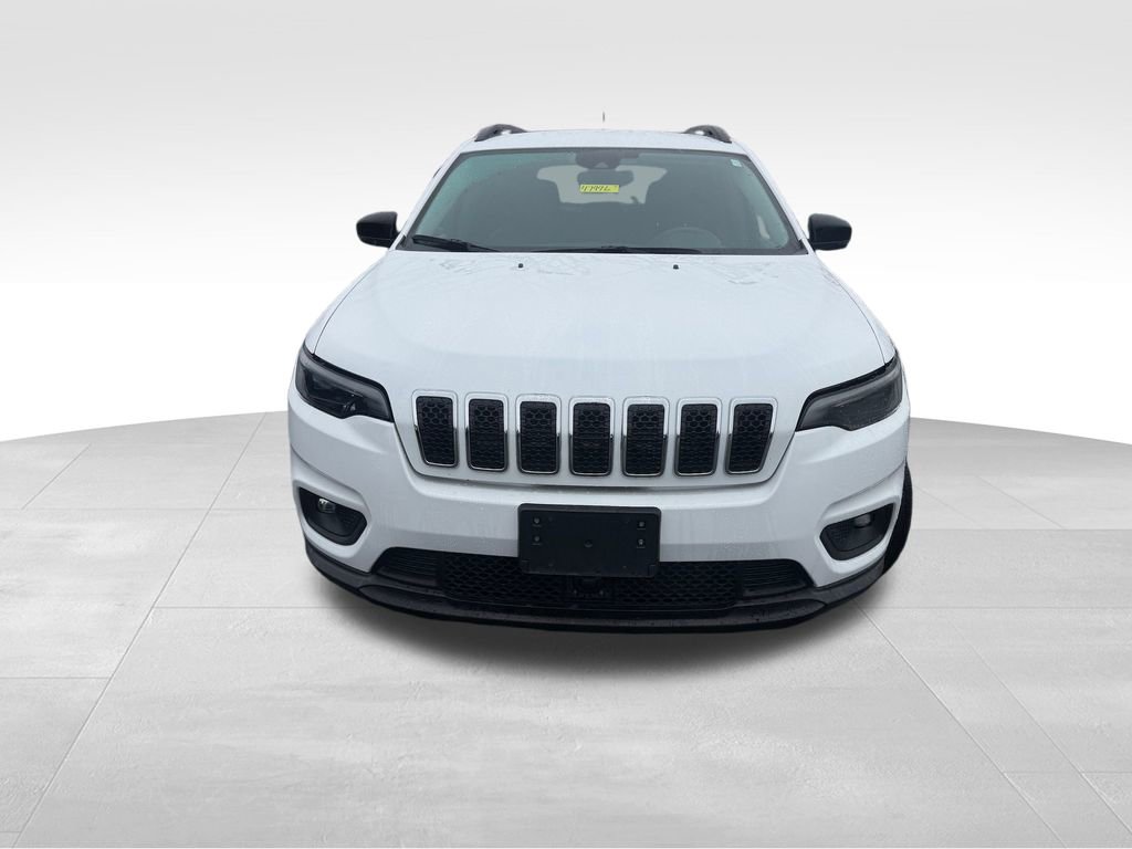Used 2022 Jeep Cherokee Latitude Lux w/ Mopar Interior Package image 2