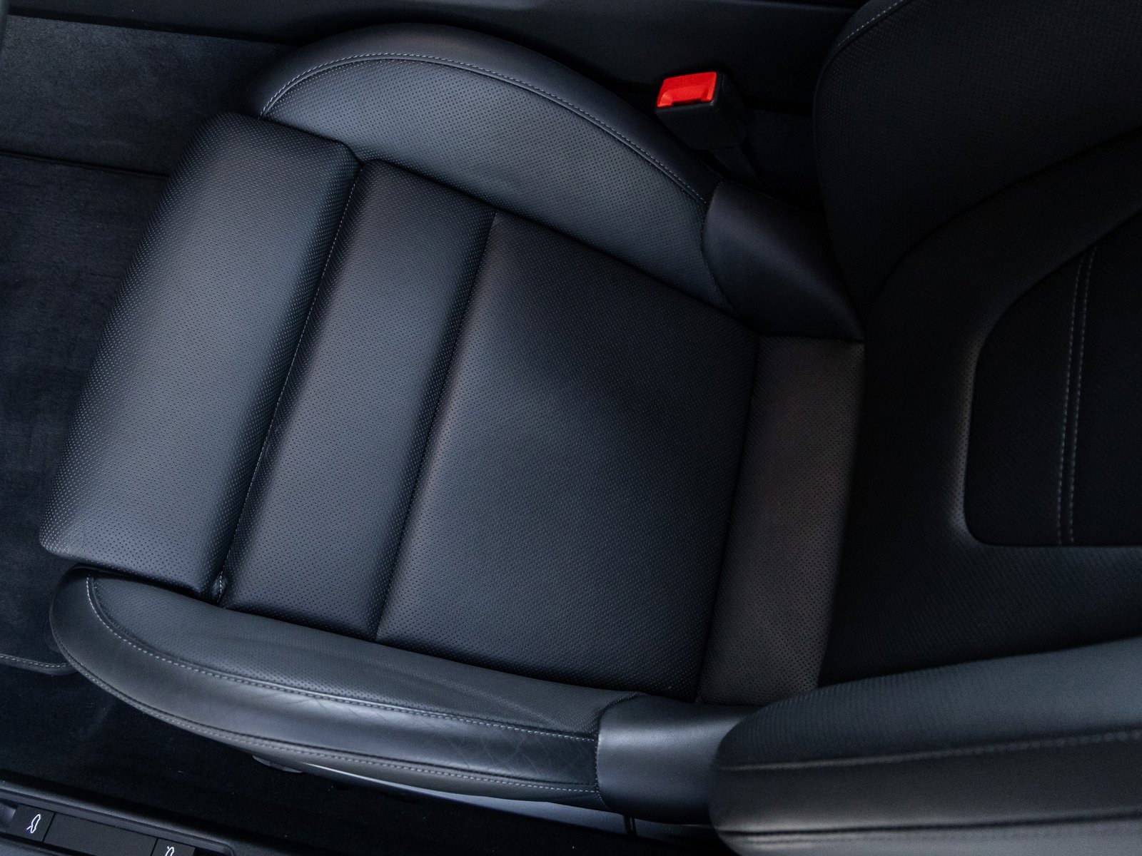 Certified 2025 Porsche 911 Carrera GTS image 31