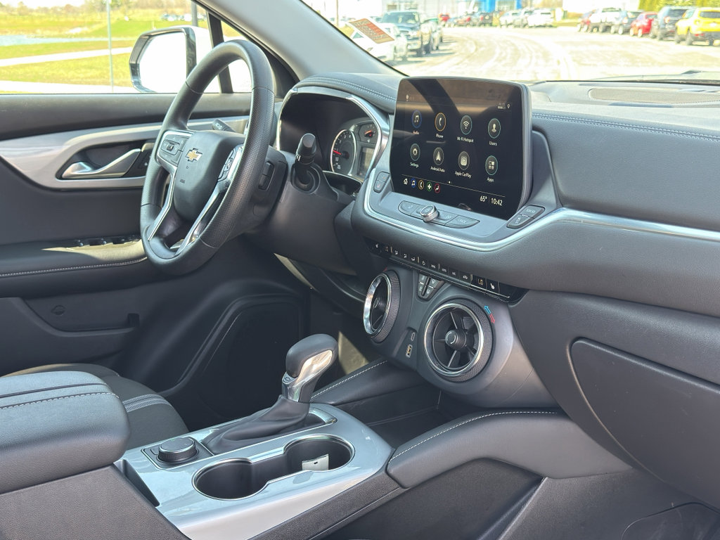 Used 2025 Chevrolet Blazer LT image 27