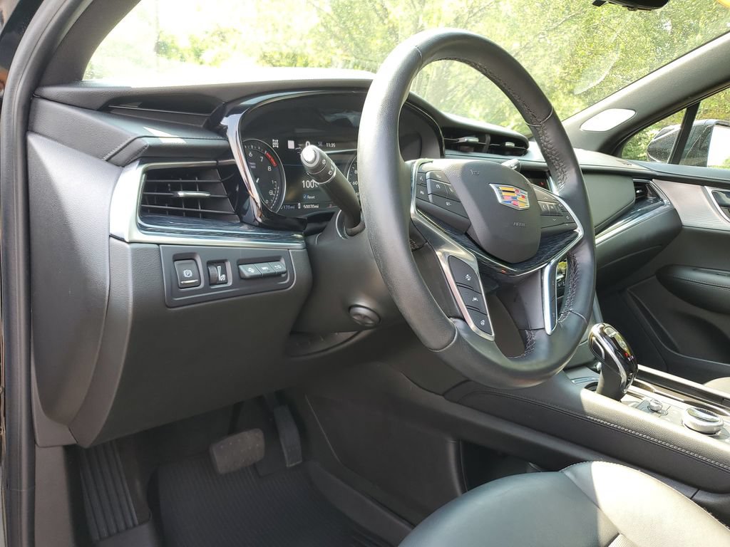 Used 2024 Cadillac XT5 Premium Luxury w/ Technology Package AWD/4WD image 17