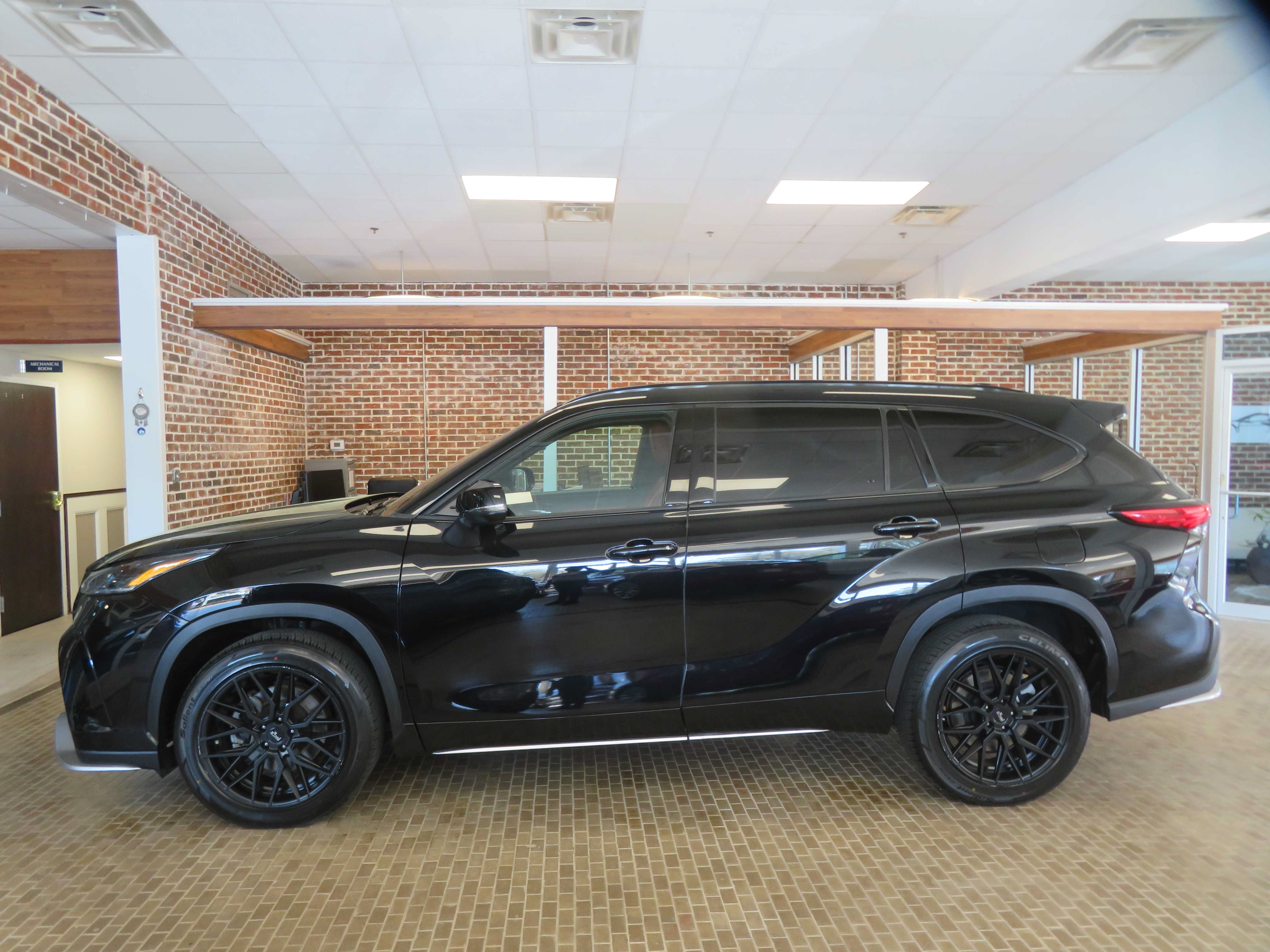 Used 2021 Toyota Highlander XSE AWD/4WD image 82