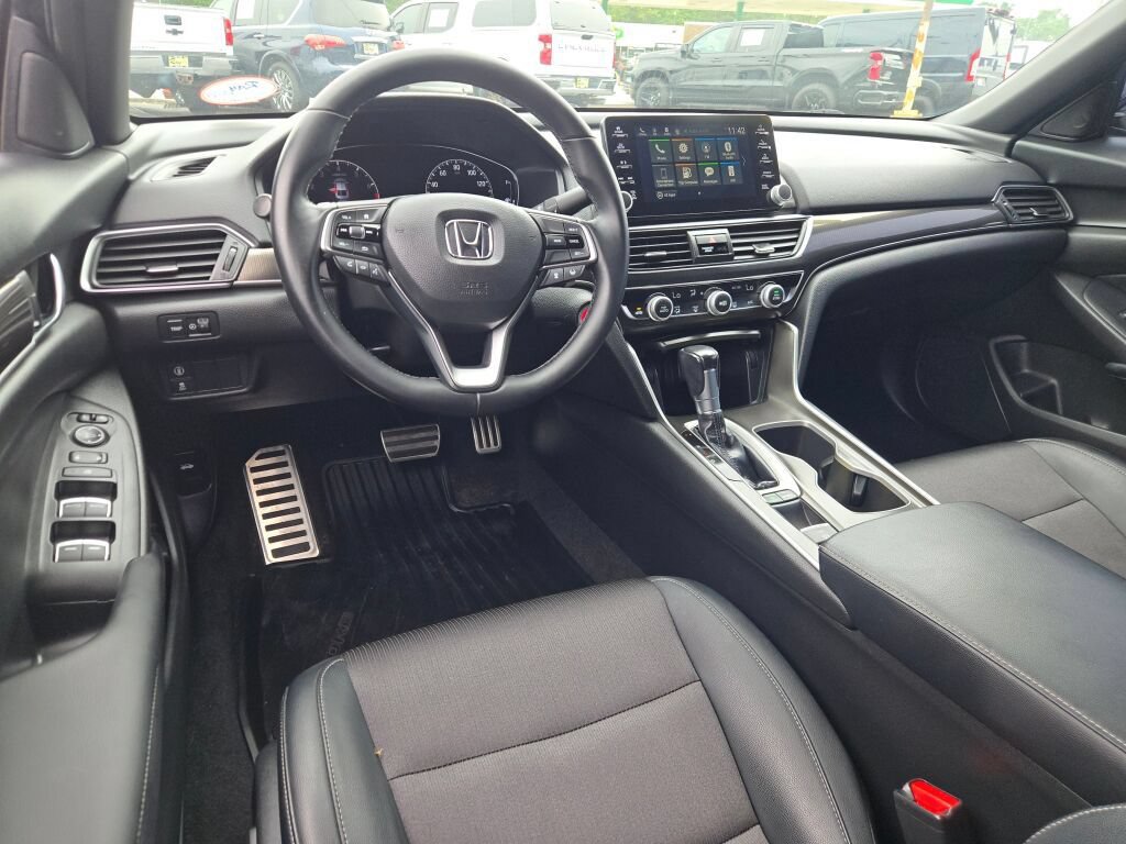 Used 2018 Honda Accord Sport image 22