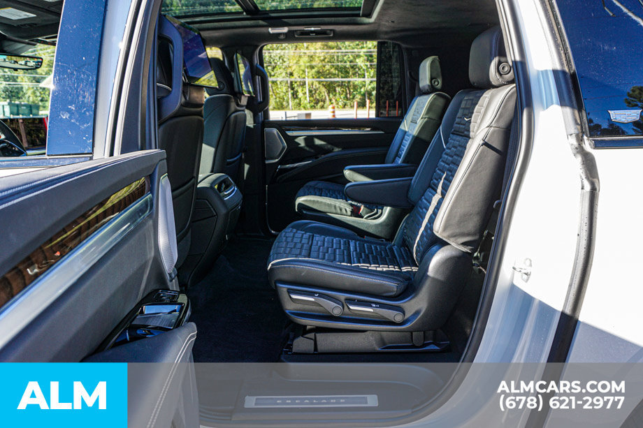 Used 2025 Cadillac Escalade ESV Sport Platinum AWD/4WD image 21