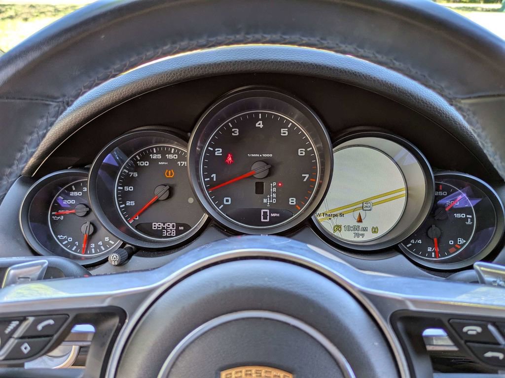 Used 2018 Porsche Cayenne image 30