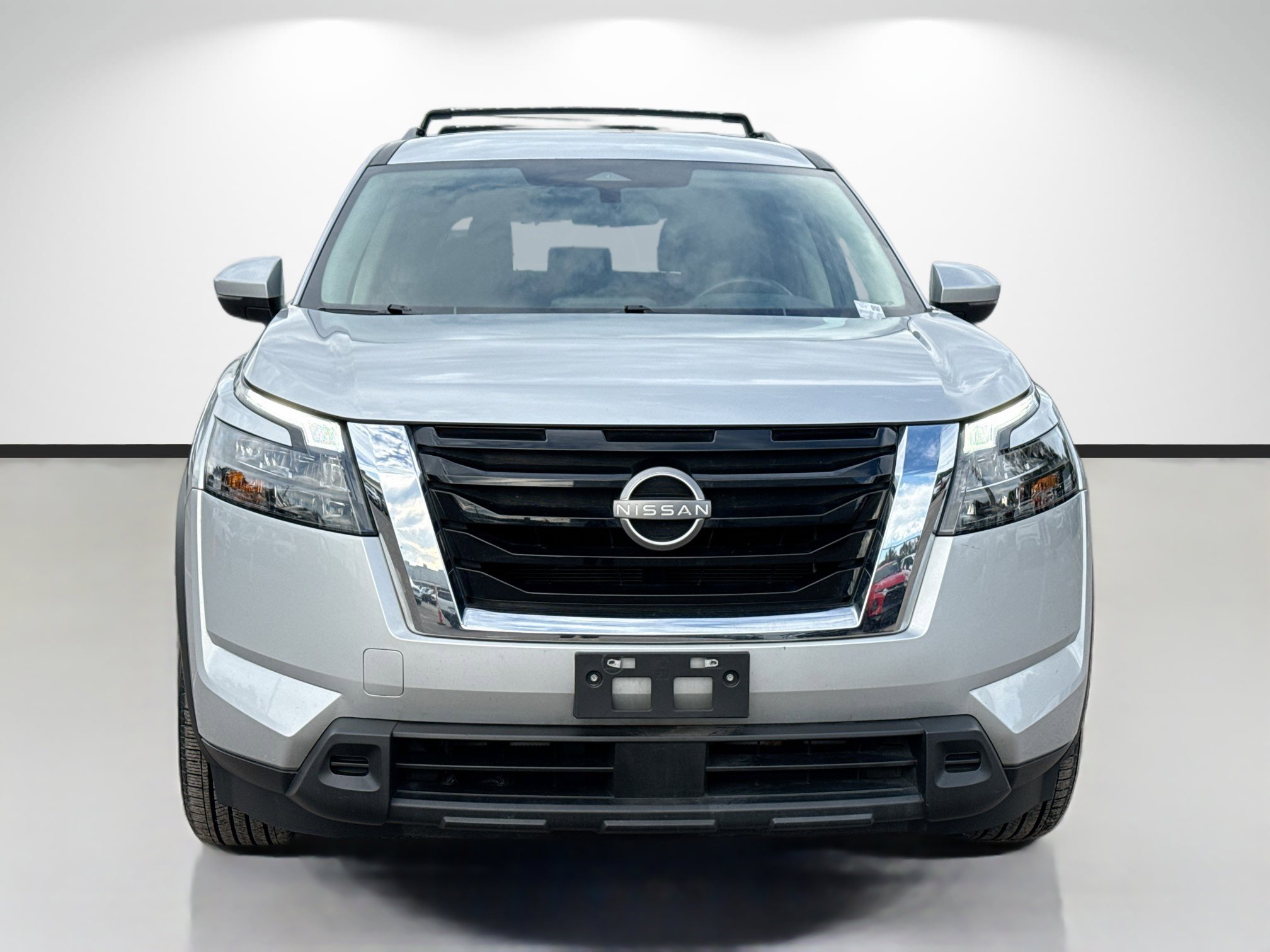 Used 2023 Nissan Pathfinder SV image 8