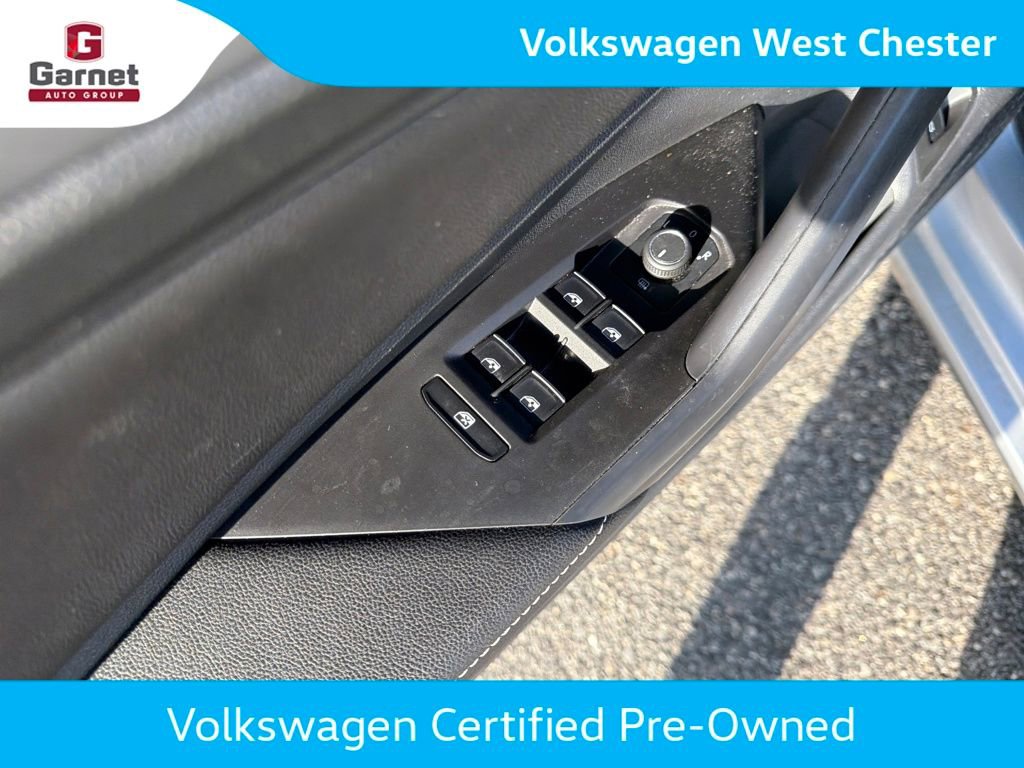 Certified 2023 Volkswagen Jetta SE FWD image 12