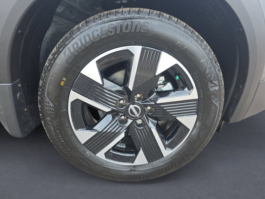 New 2026 Nissan Kicks SV w/ SV Premium Package AWD/4WD image 14