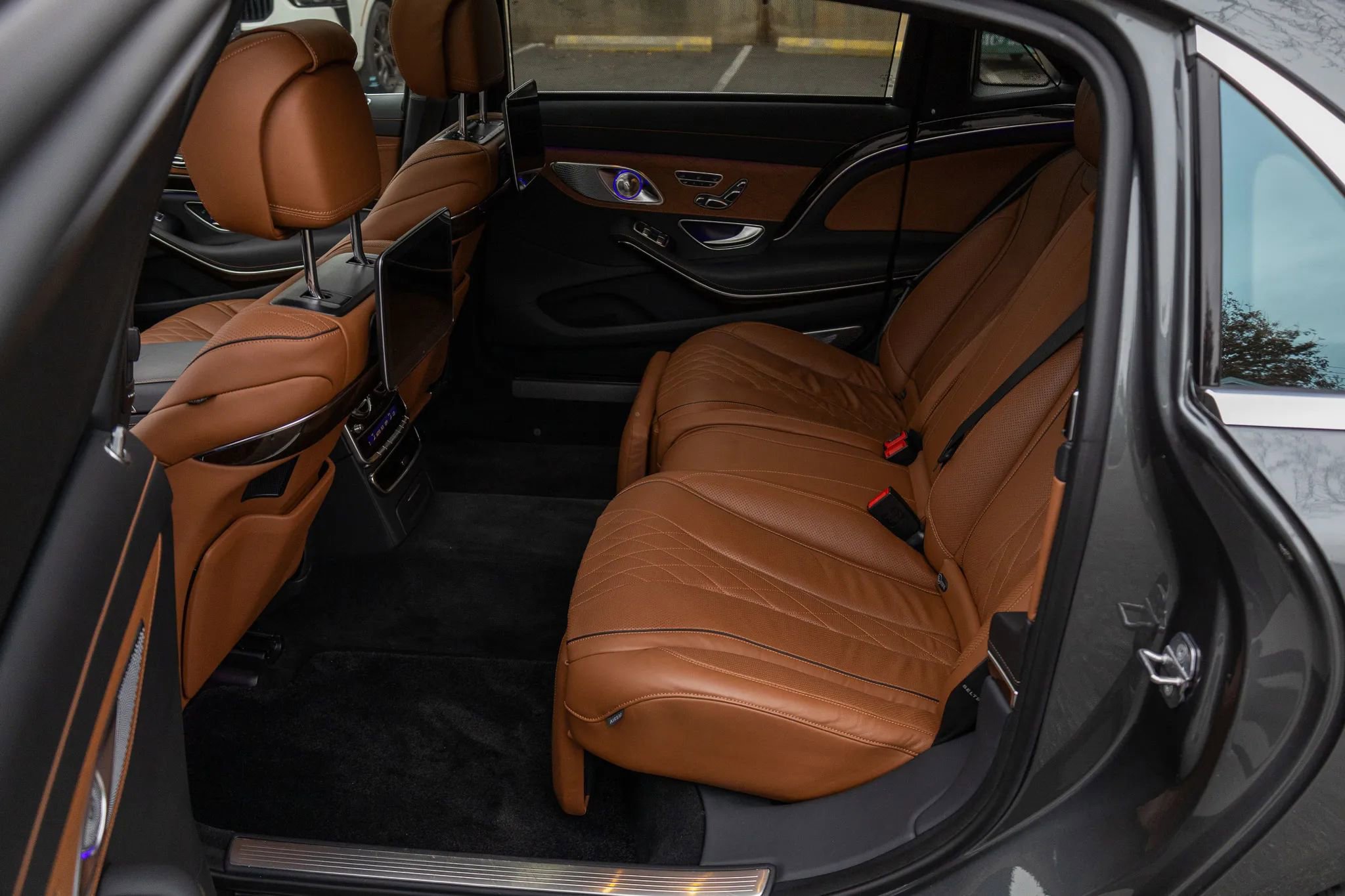 Used 2018 Mercedes-Benz Maybach S 560 4MATIC image 57