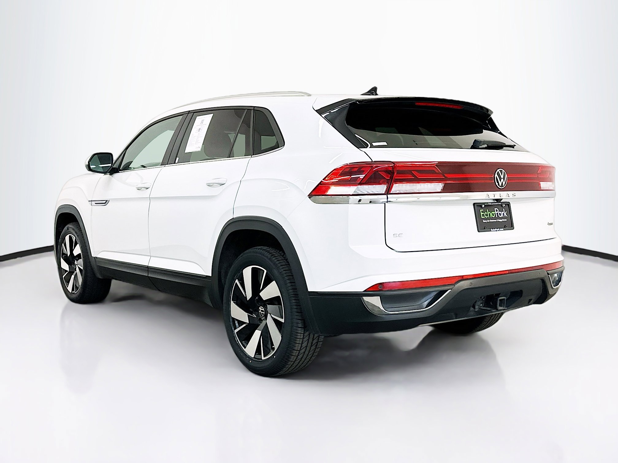 Used 2024 Volkswagen Atlas Cross Sport SE image 5