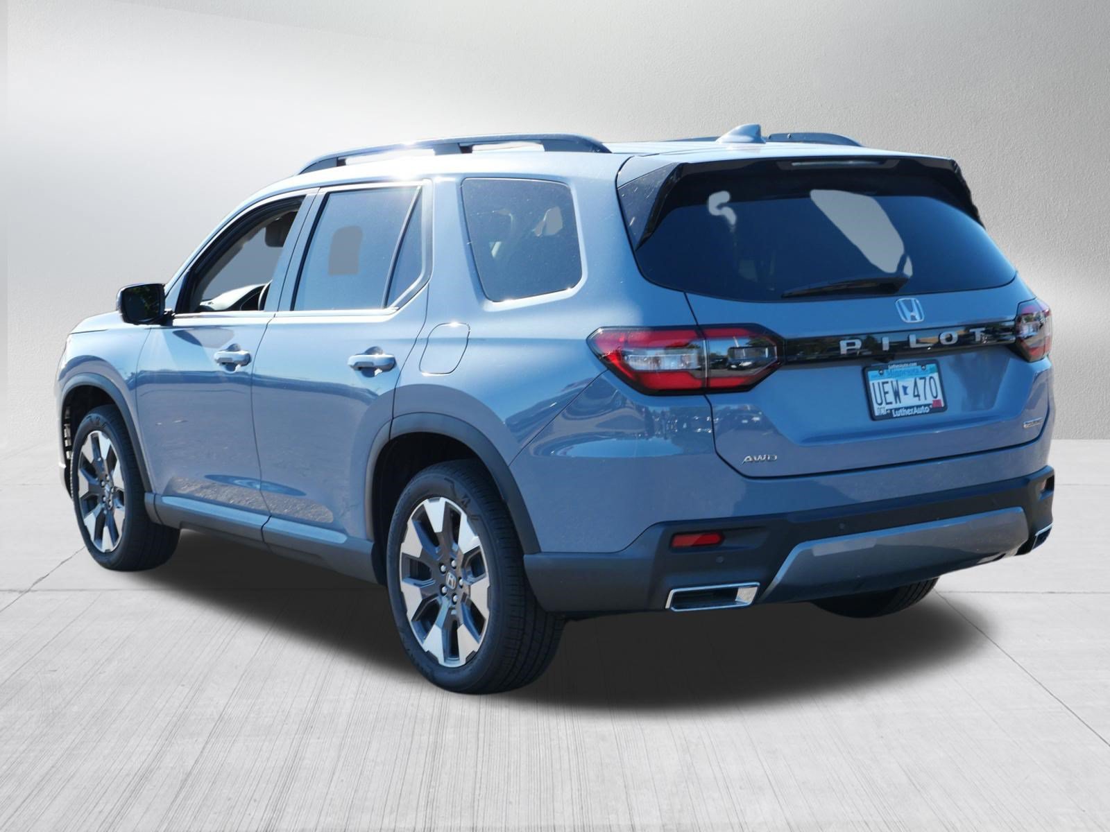 Certified 2026 Honda Pilot Touring image 5