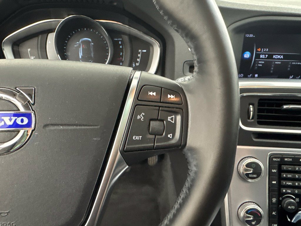 Used 2018 Volvo V60 T5 Cross Country w/ Convenience Package AWD/4WD image 10