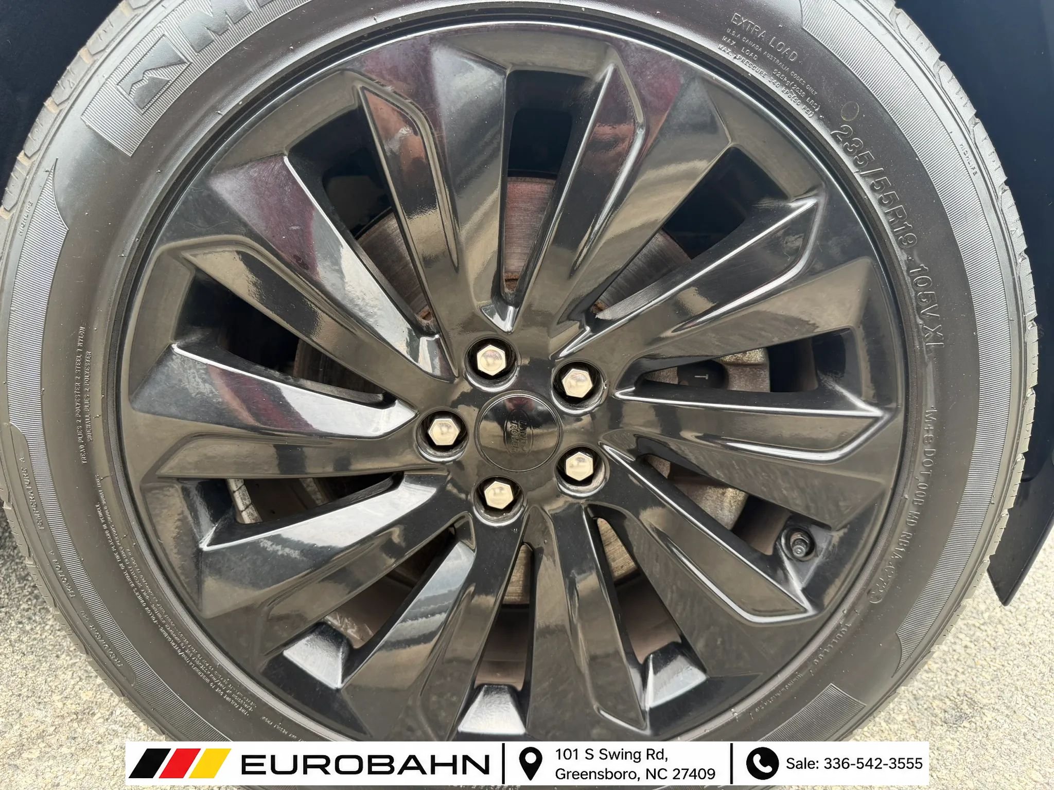 Used 2020 Land Rover Discovery Sport SE AWD/4WD image 23