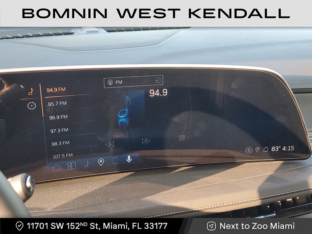 Used 2025 Cadillac XT4 Premium Luxury image 24