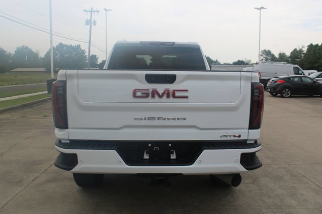 Used 2025 GMC Sierra 2500 AT4 AWD/4WD image 4