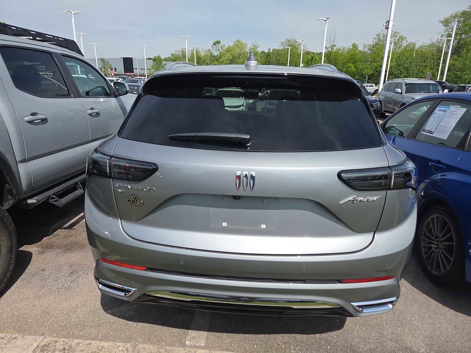 Used 2024 Buick Envision Avenir AWD/4WD image 6