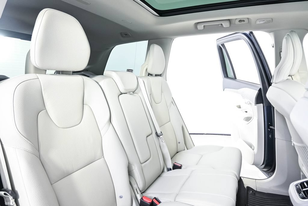 Certified 2024 Volvo XC90 B5 Plus w/ Protection Package Premier AWD/4WD image 24