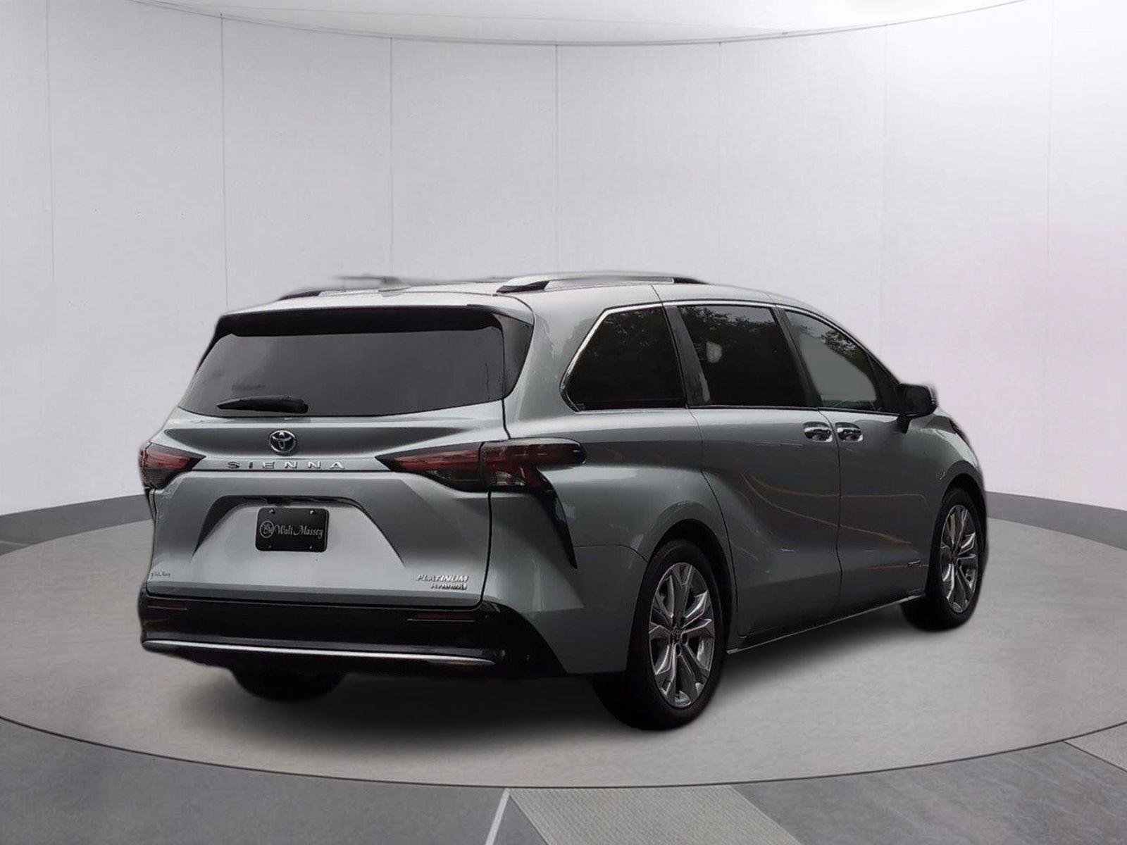 Used 2021 Toyota Sienna Platinum FWD image 7