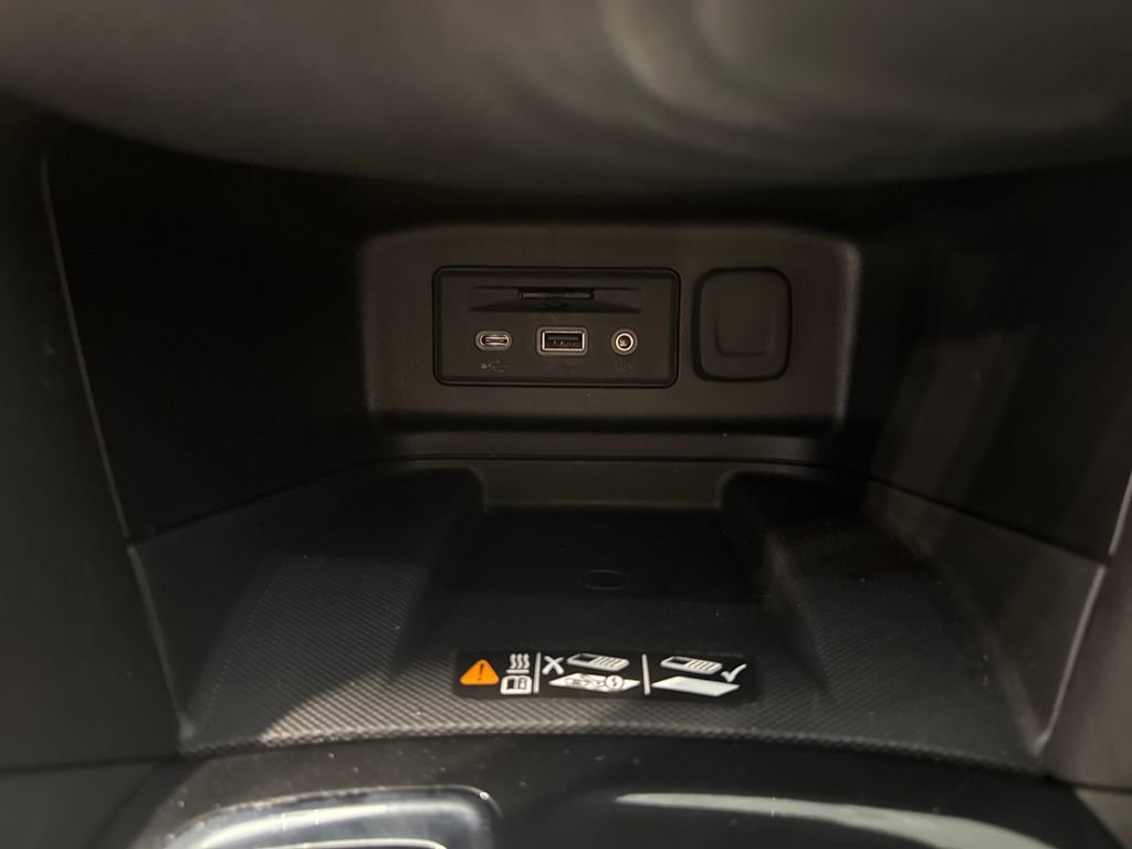 Used 2022 Chevrolet Equinox Premier AWD/4WD image 19