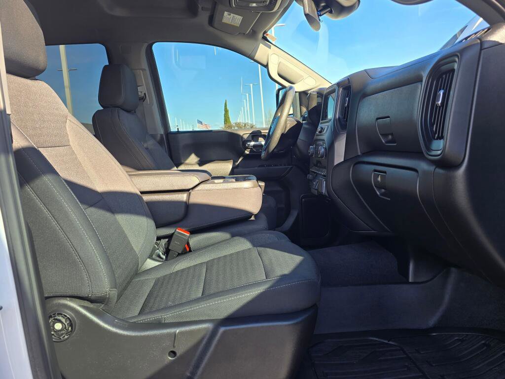 Used 2024 Chevrolet Silverado 2500 Custom w/ Custom Value Package image 27