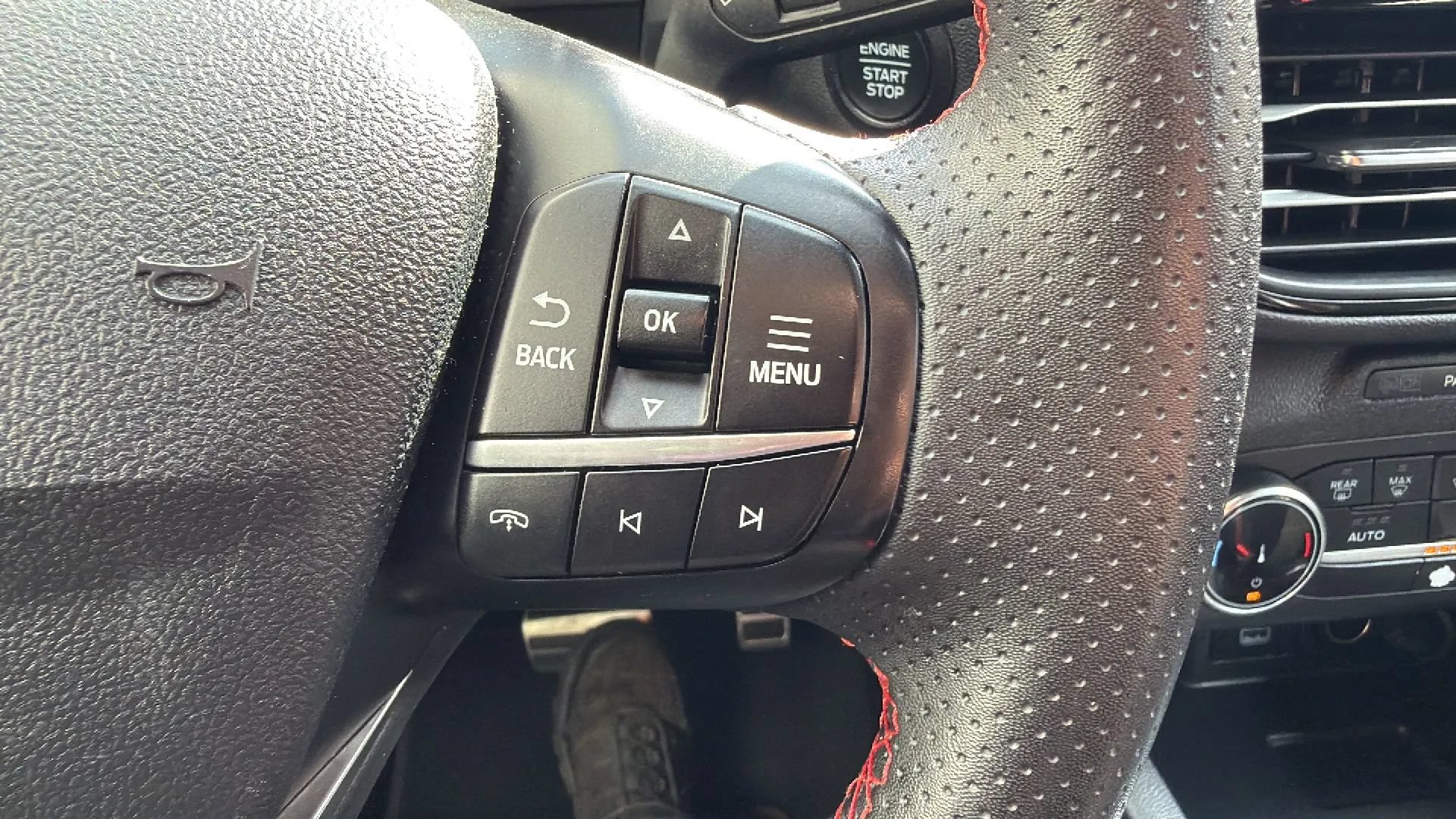 Used 2023 Ford Escape ST-Line FWD image 11