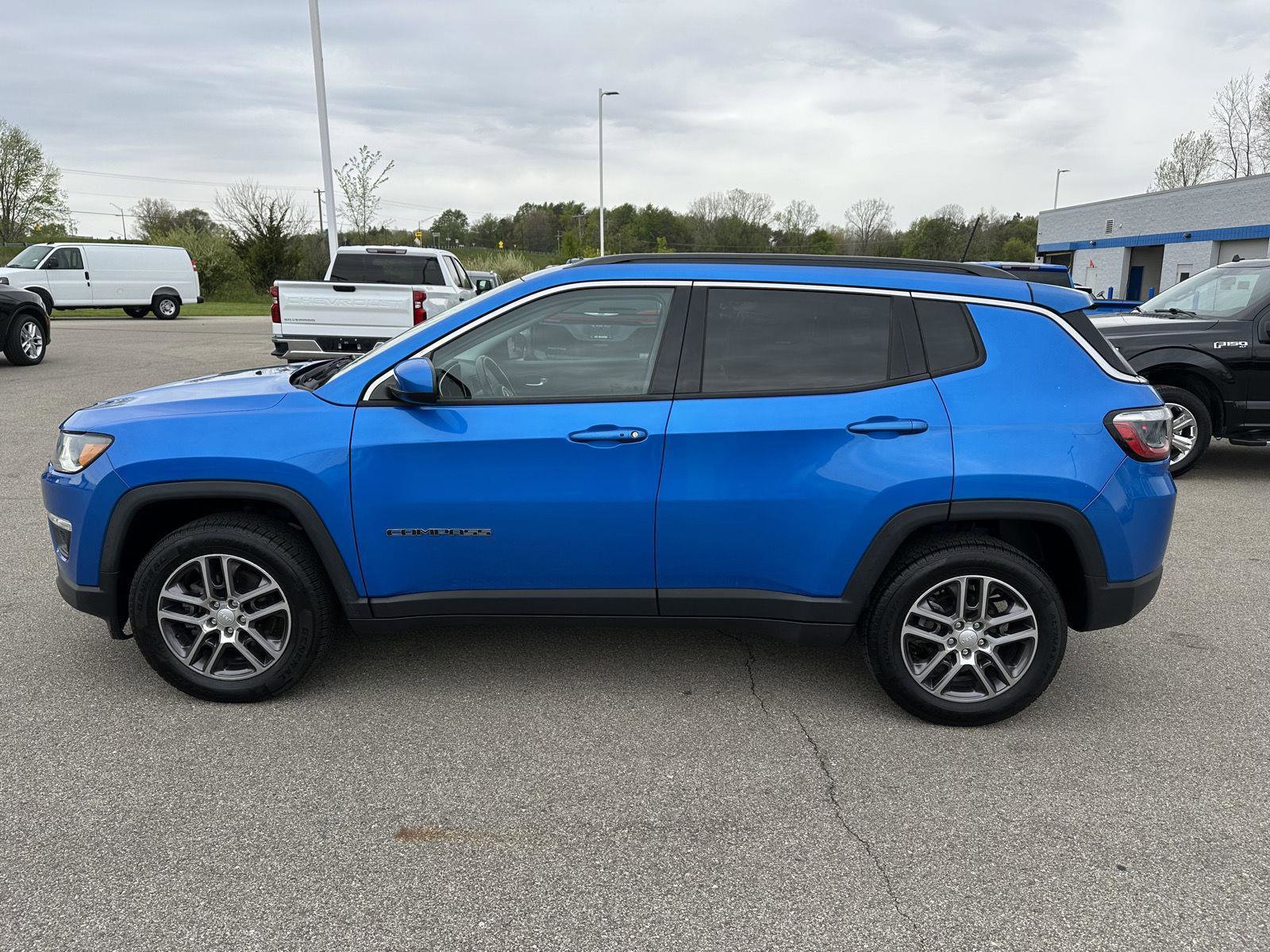 Used 2020 Jeep Compass Latitude AWD/4WD image 2