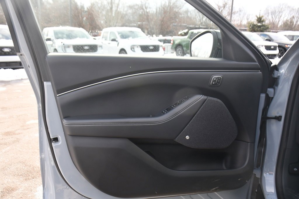 Used 2025 Ford Mustang Mach-E Premium image 22