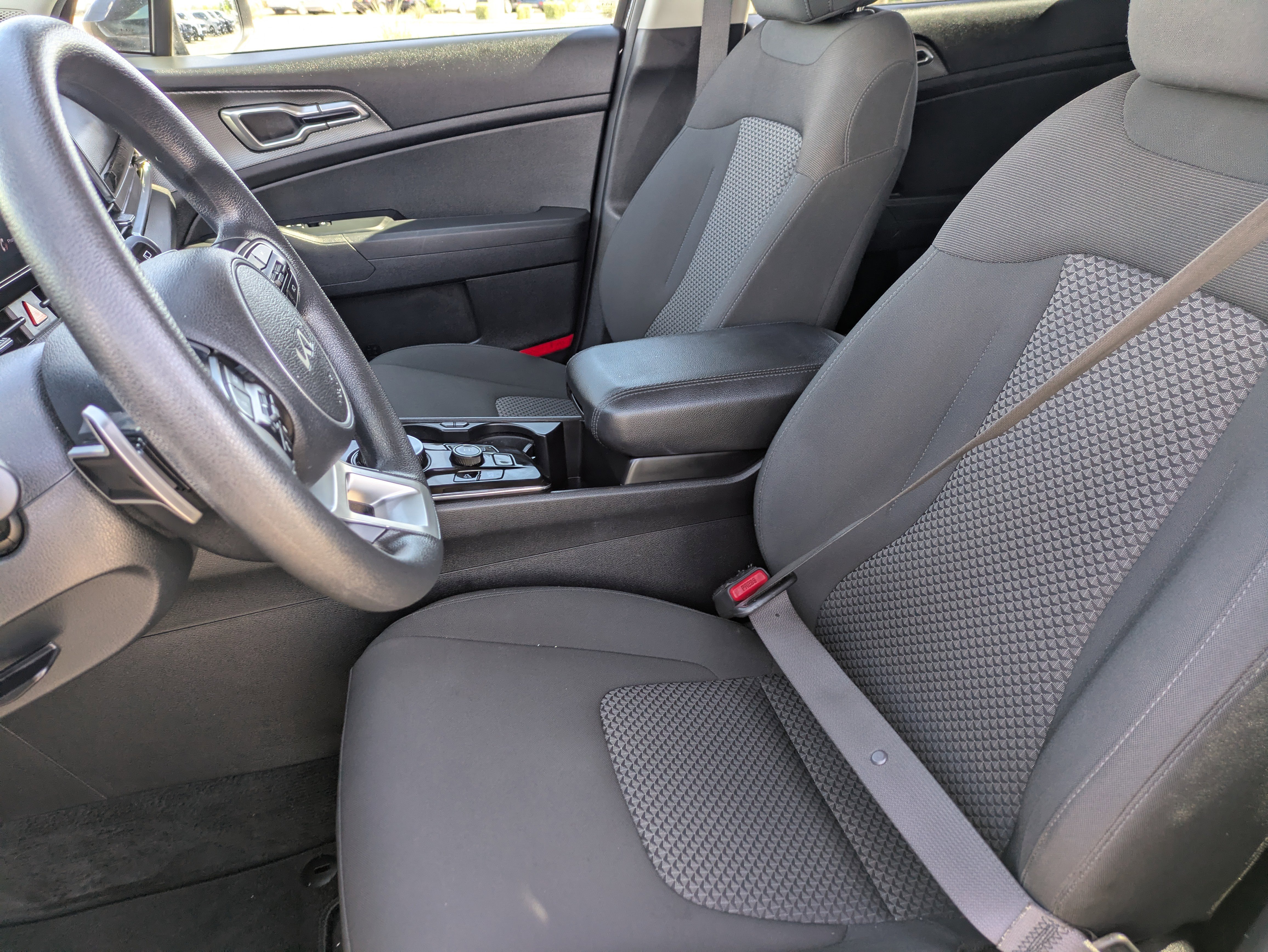 Used 2023 Kia Sportage LX image 25