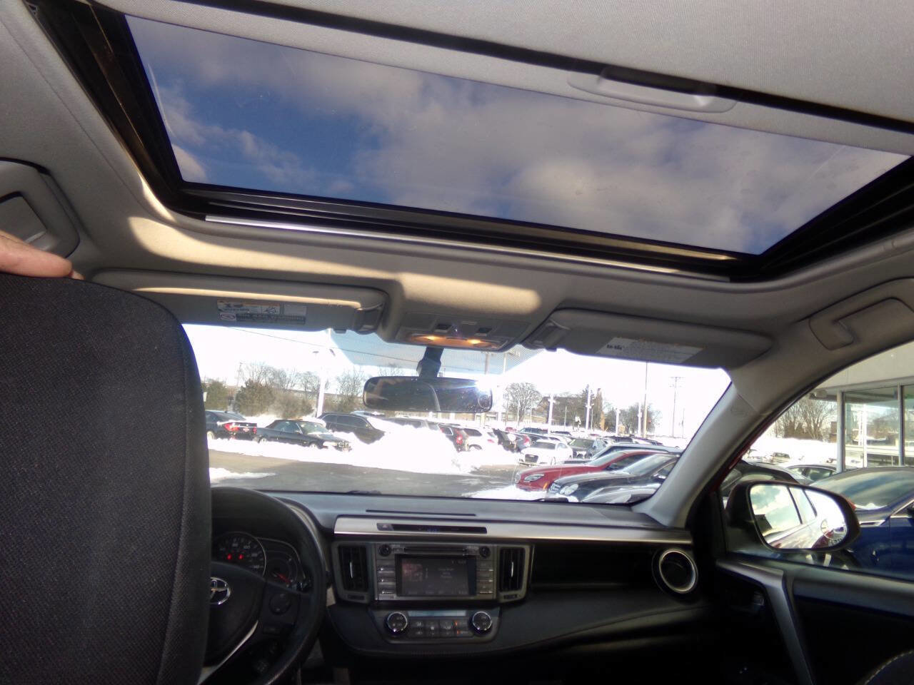 Used 2015 Toyota RAV4 XLE w/ Outdoor Package AWD/4WD image 16