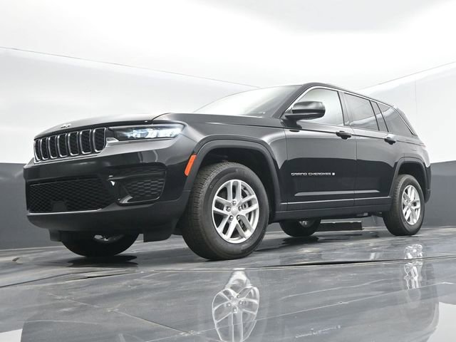 Used 2024 Jeep Grand Cherokee Laredo X image 41
