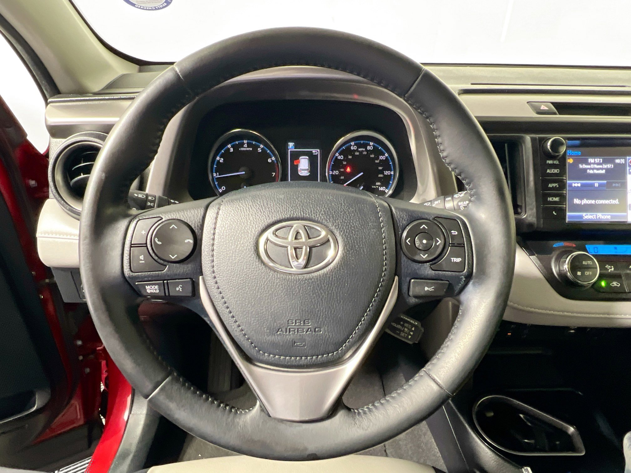 Used 2017 Toyota RAV4 Limited image 17