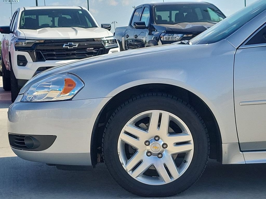 Used 2011 Chevrolet Impala LT w/ Luxury Edition Package FWD image 36