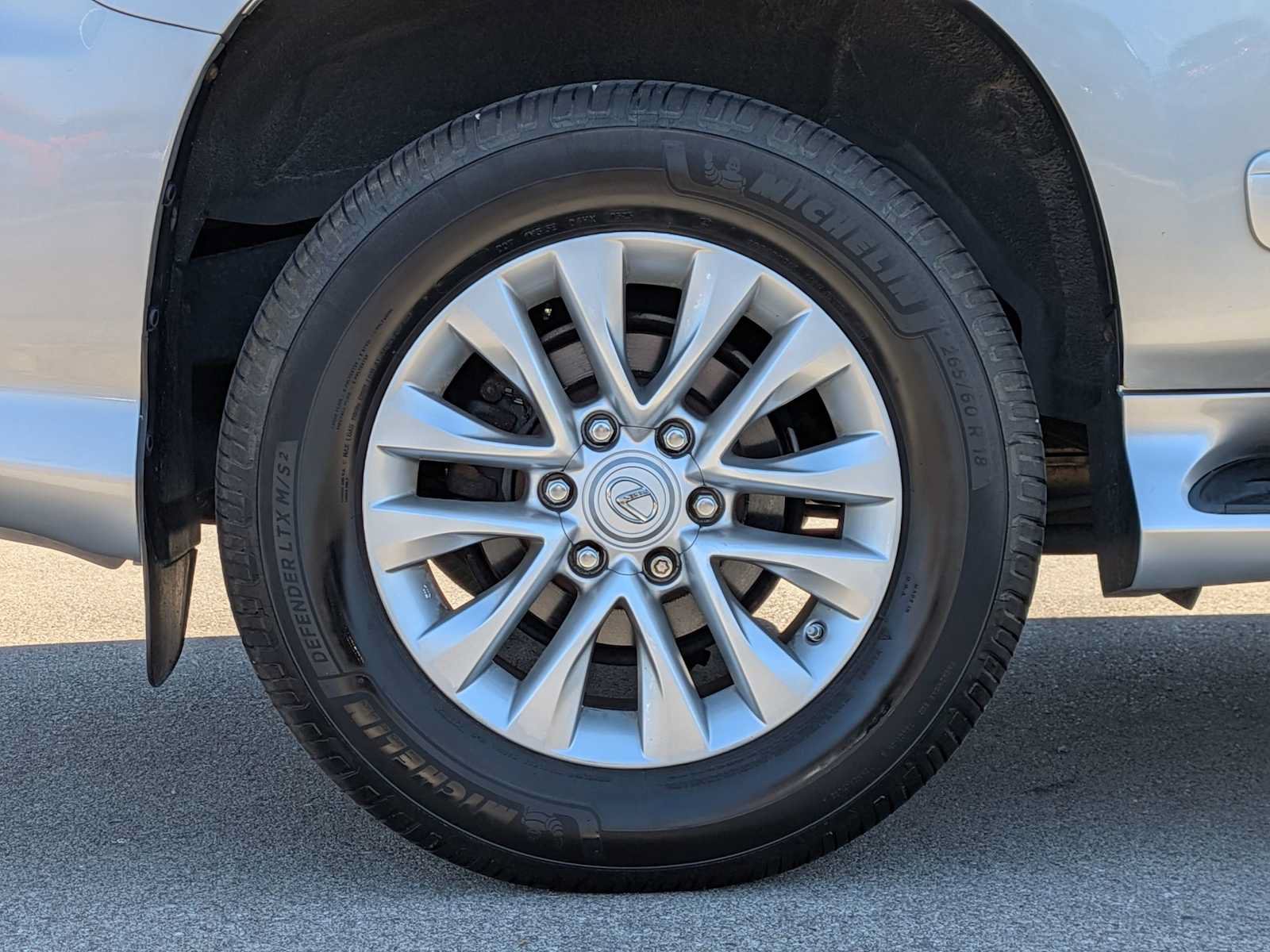 Used 2016 Lexus GX 460 w/ Premium Package AWD/4WD image 13
