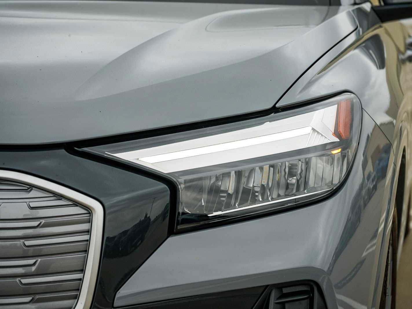 Used 2023 Audi Q4 e-tron Premium w/ Convenience Package image 7