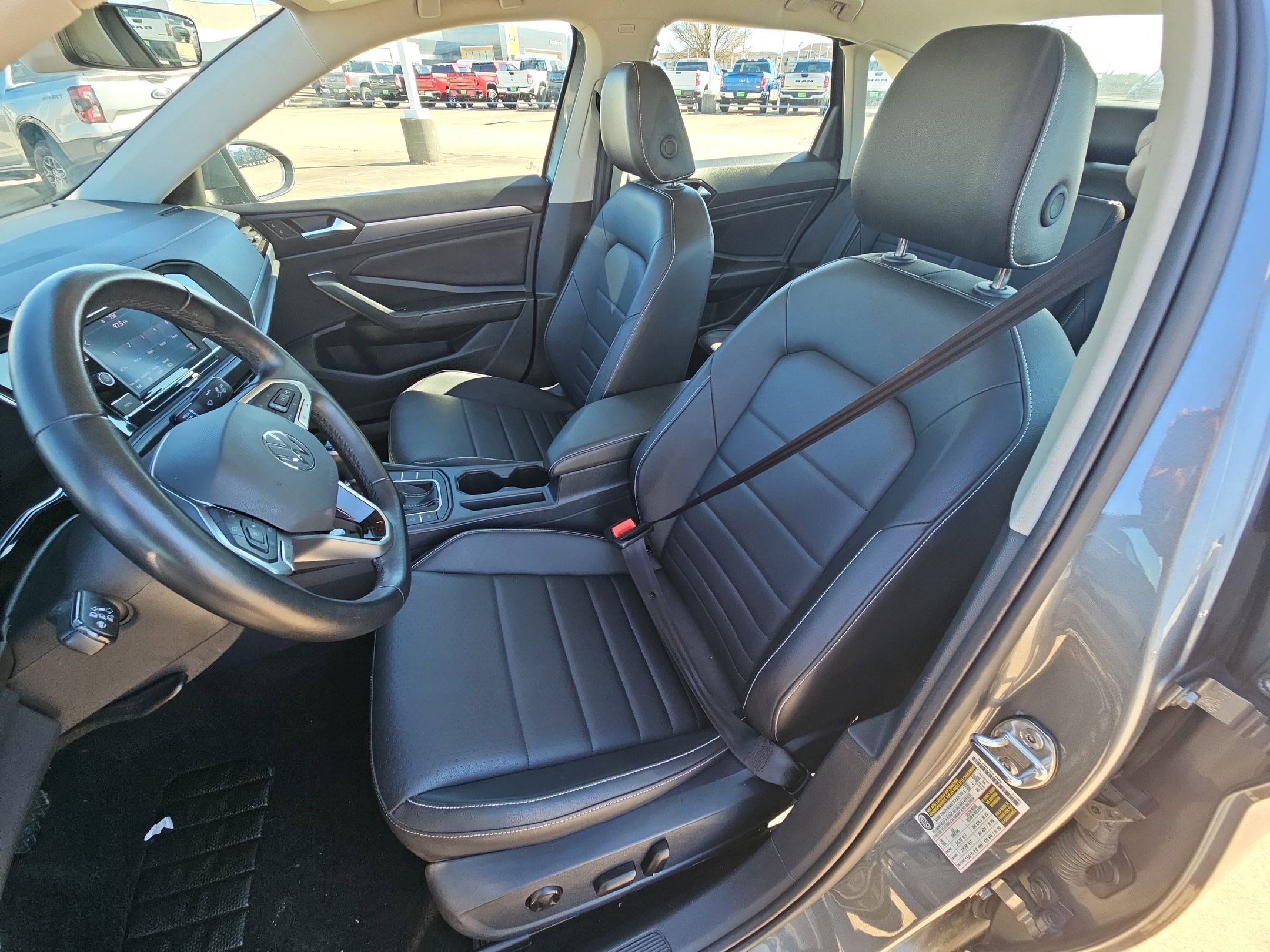 Used 2024 Volkswagen Jetta SE image 16