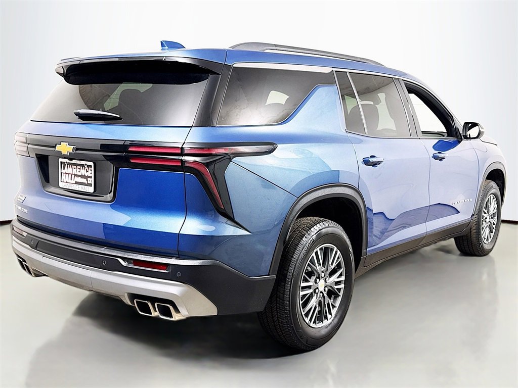 Used 2025 Chevrolet Traverse LT image 4