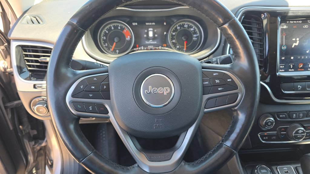 Used 2019 Jeep Cherokee Limited AWD/4WD image 14
