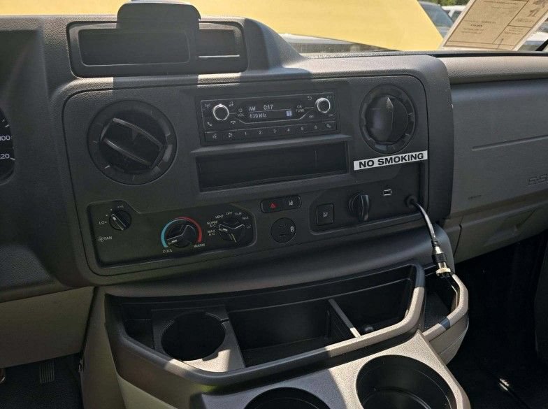 Used 2022 Ford E-450 and Econoline 450 Super Duty RWD image 5