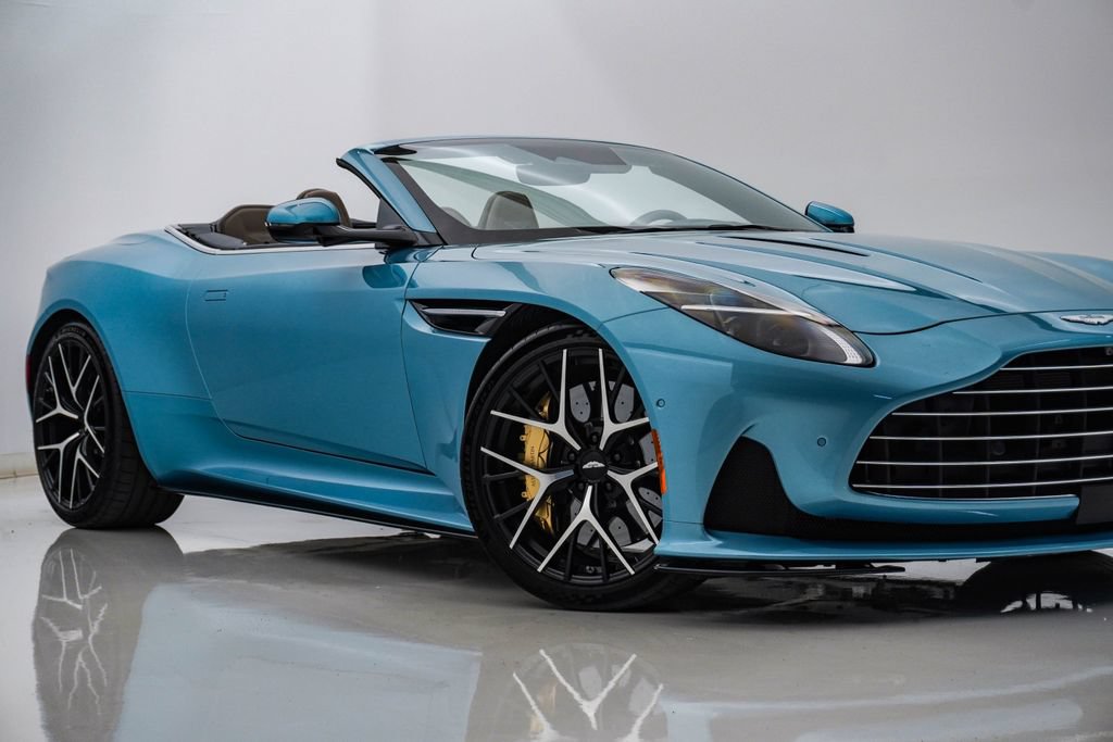 Used 2024 Aston Martin DB12 Convertible RWD image 2