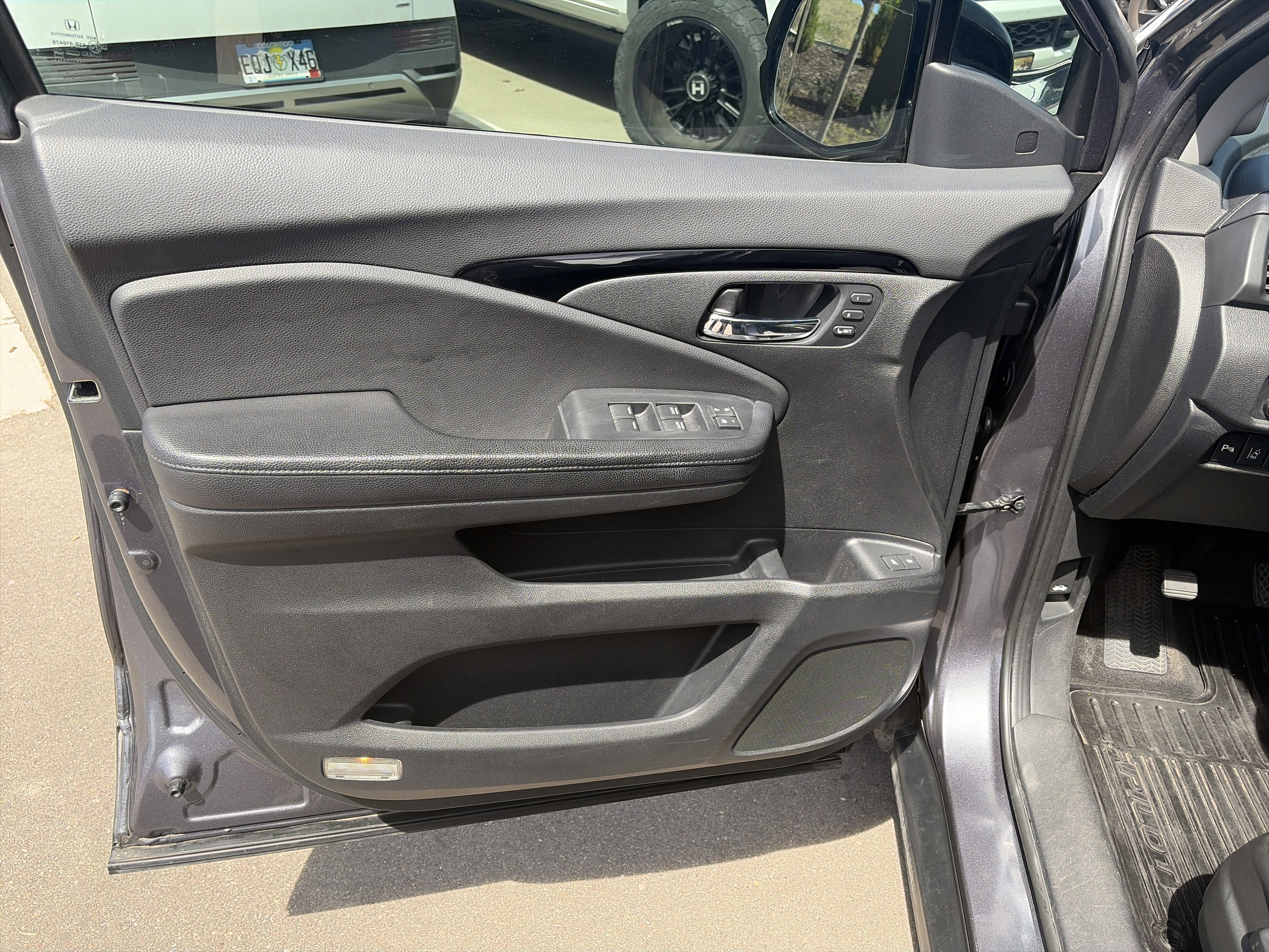 Used 2016 Honda Pilot Elite image 8