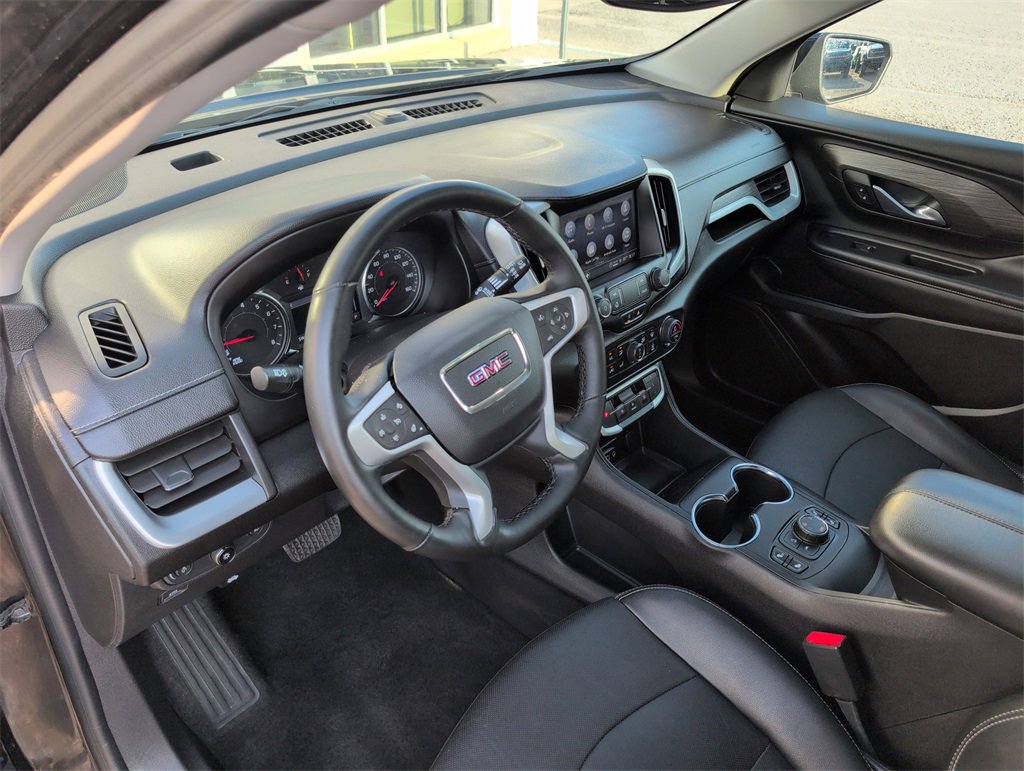 Used 2024 GMC Terrain SLT image 12