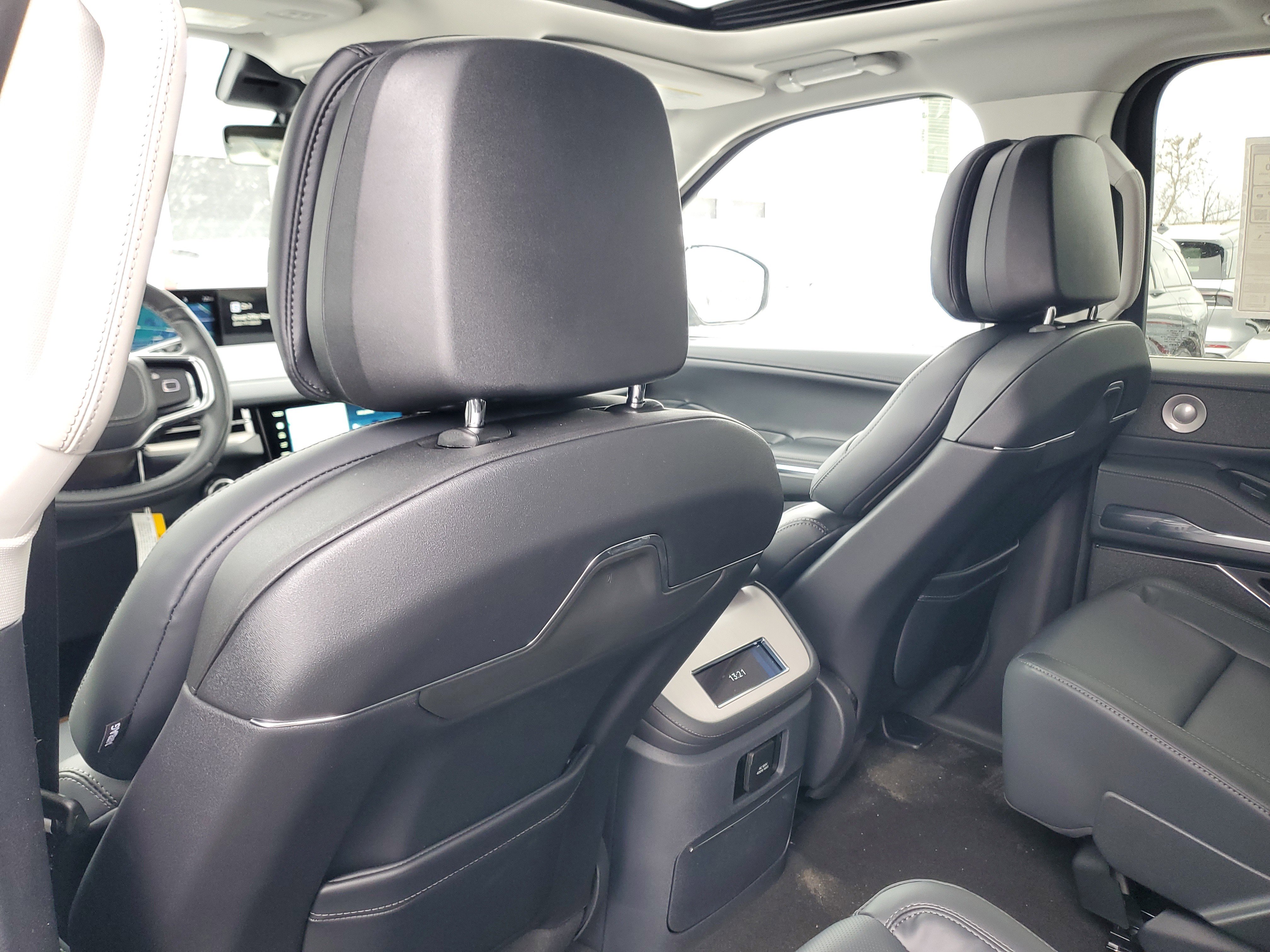 New 2026 Lincoln Navigator Reserve image 28